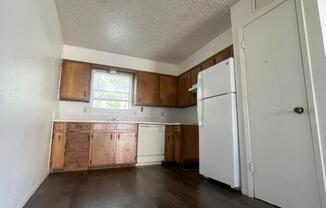 2 beds, 1 bath, 758 sqft, $695