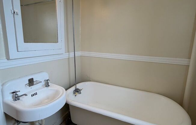Studio, 1 bath, 315 sqft, $1,050, Unit 510