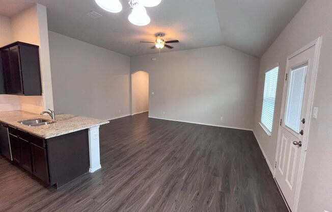 3 beds, 2 baths, $1,525, Unit 9212 Canyon Bend Unit 1