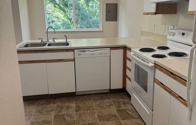 2 beds, 1 bath, 868 sqft, $1,400, Unit 151