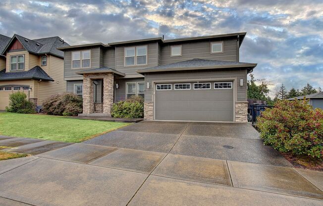 STUNNING CAMAS NORTH HILLS 4 BR, 3.5 BATH HOME~ CAMAS SCHOOLS~ PET FRIENDLY!