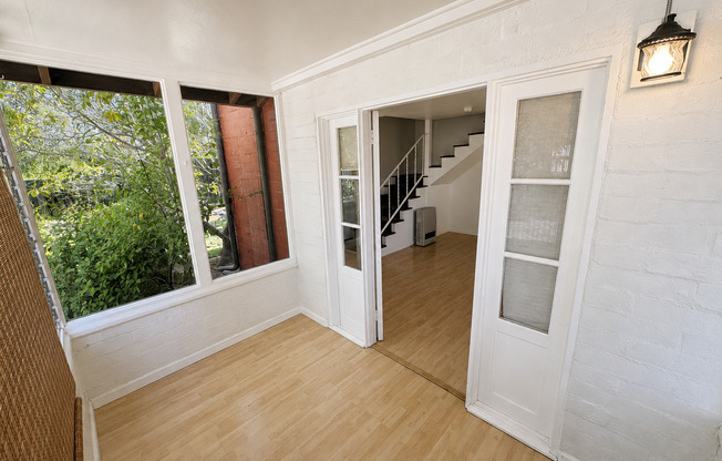 Charming 2 Bedroom Ojai Home with All Utilities Included