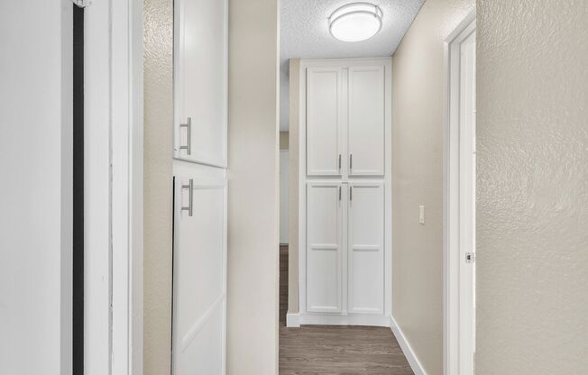 2 beds, 1 bath, 650 sqft, $2,215, Unit Unit 047