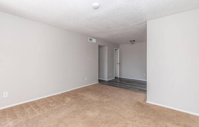 2 beds, 2 baths, 927 sqft, $1,085