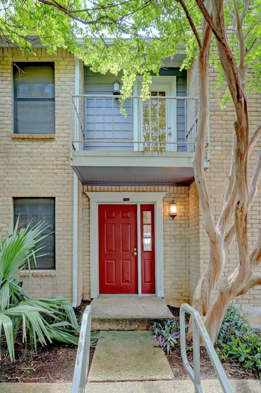 802 BANISTER LN