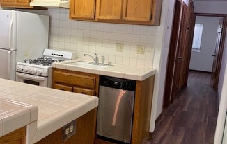 1 bed, 1 bath, 572 sqft, $2,000, Unit 119