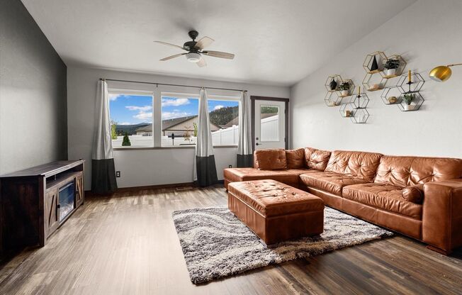 Spacious 3-Bedroom Townhome with Optional Furnishings
