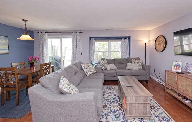64 CRYSTAL BRK WAY