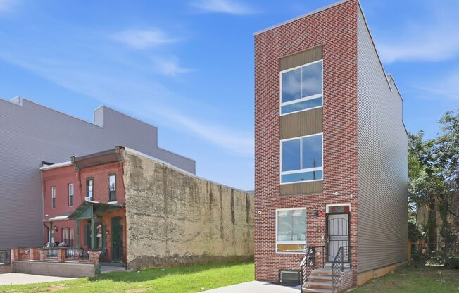 950 N 43rd