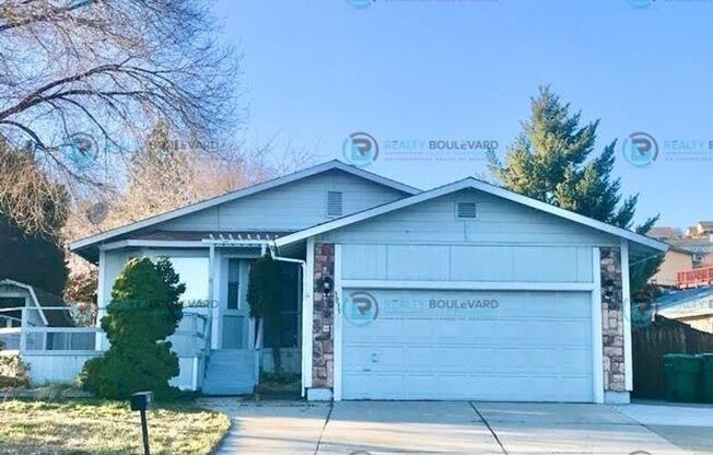 3BR/2BA Single-Story with Backyard, RV Parking, 2 car garage, close to UNR!