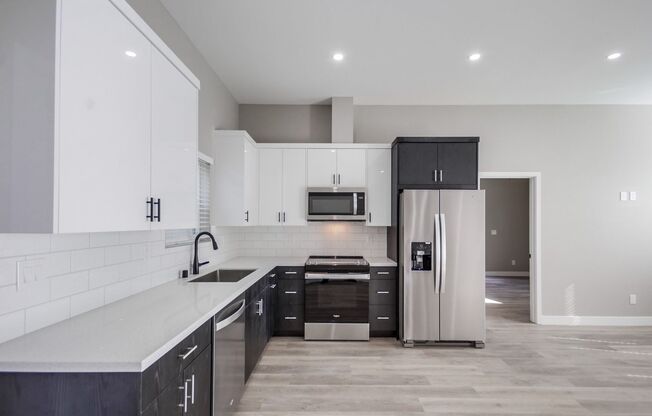 2 beds, 2 baths, 974 sqft, $3,295, Unit 4753-2