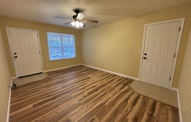 3 beds, 2 baths, $1,500, Unit 1622 Tolleson Loop Apt A