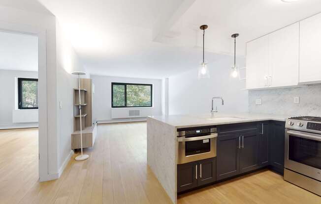 1330 5 AVE