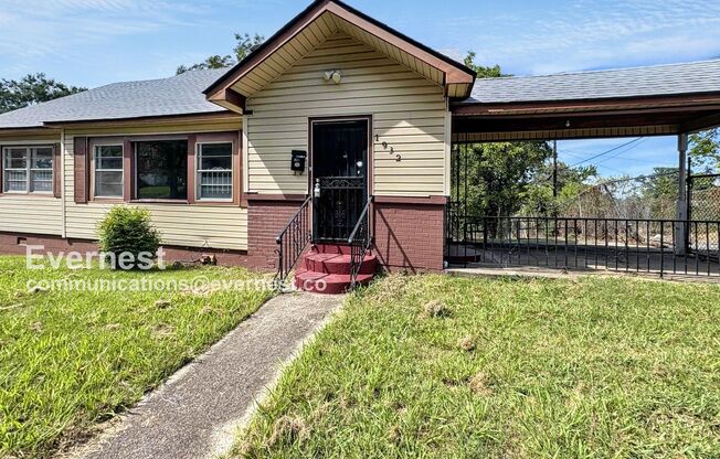 3 Beds and 1 Bath with a yard in Birmingham / Available Now!