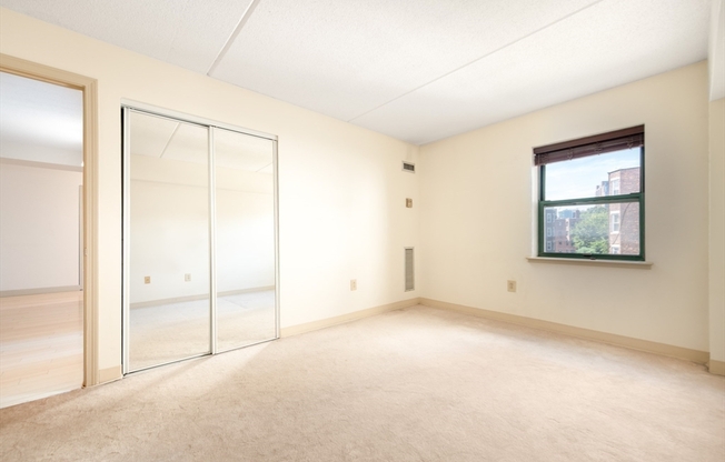 2 beds, 1 bath, 854 sqft, $4,200, Unit 4G