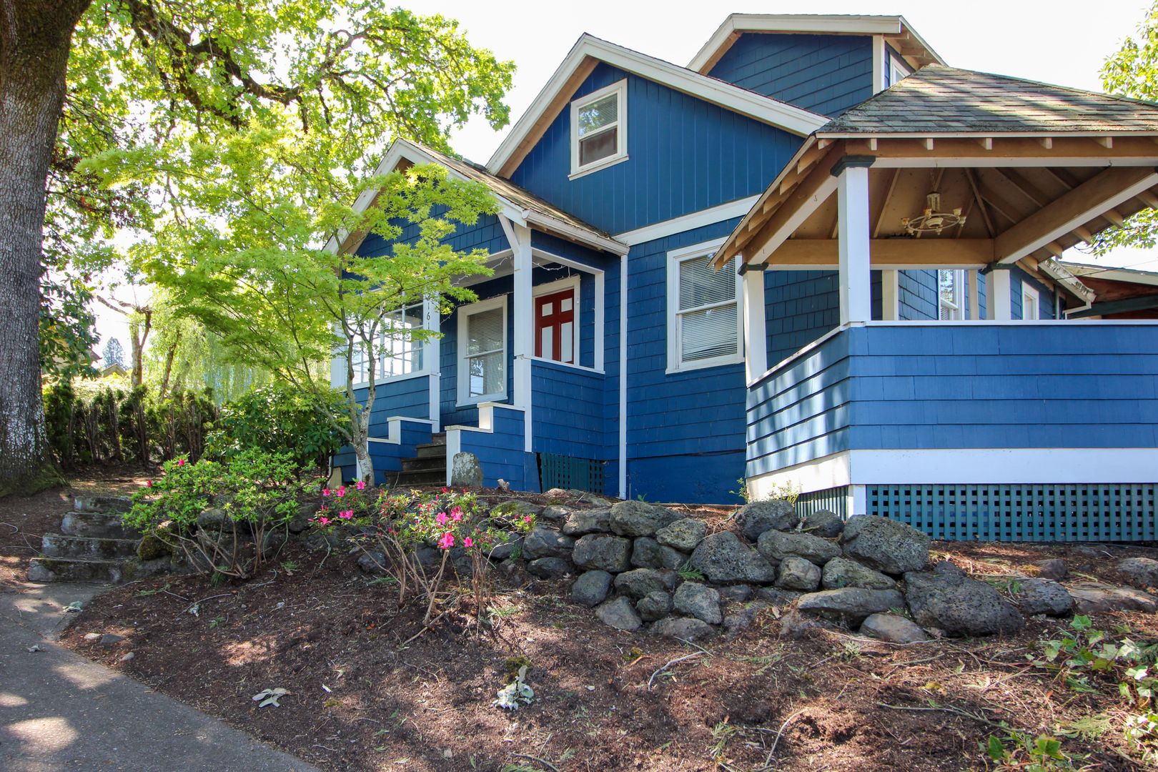 RENT SPECIAL: $750 Off First Full Month's Rent With One Year Lease! ~ Winter St 2161