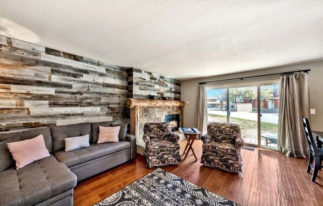 Fully furnished single level Townhouse in the Tahoe Keys available for a long term rental! Call me today!