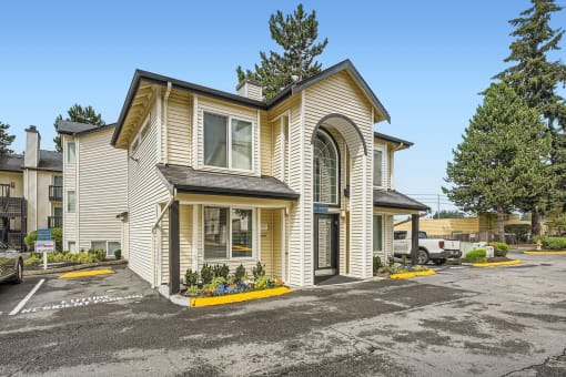 Brookhaven Apartments
