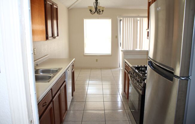 3 beds, 2 baths, $1,250