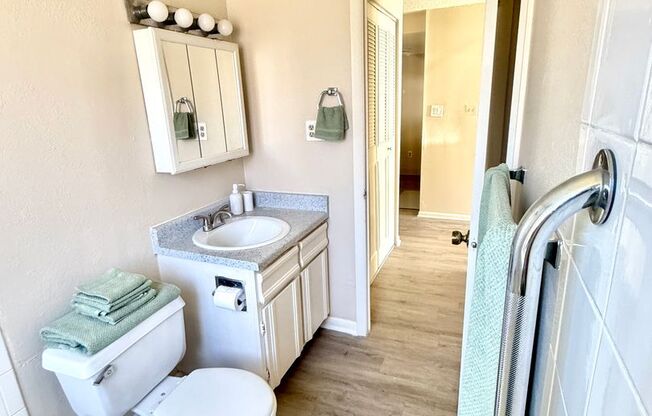 1 bed, 1 bath, 550 sqft, $1,180, Unit 302