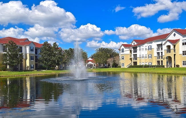 Sarasota Apartments Pond - Saratoga Place