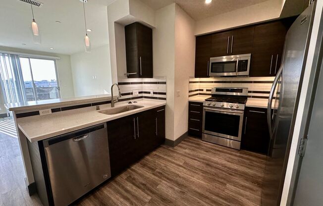 2 beds, 2 baths, 1,150 sqft, $3,550, Unit 402