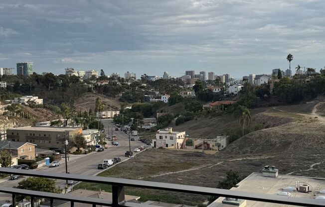 2 beds, 2 baths, 816 sqft, $4,395, Unit 605