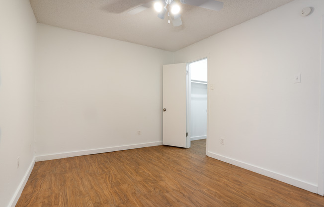 2 beds, 1 bath, 1,000 sqft, $1,738, Unit 24F-110