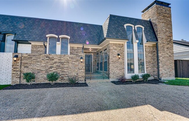 5818 Orchid Lane