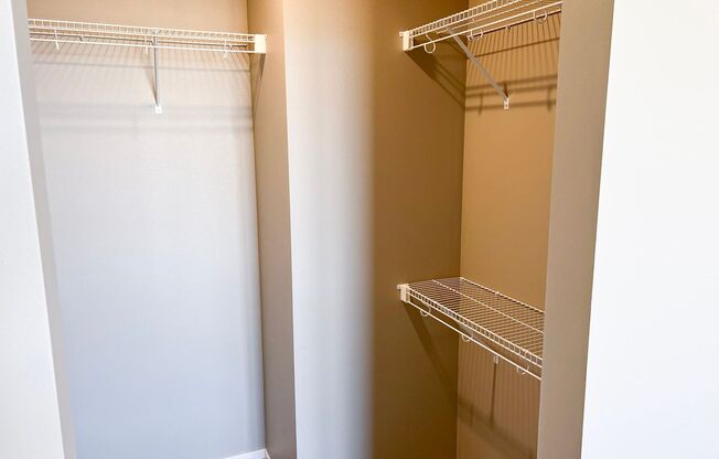 2 beds, 2 baths, 1,280 sqft, $1,750, Unit Bldg 5 Apt 5323