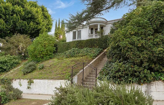 1032, 1038 & 1044 MANZANITA ST