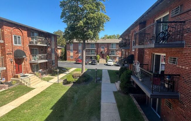 1 bed, 1 bath, 734 sqft, $1,350, Unit K05