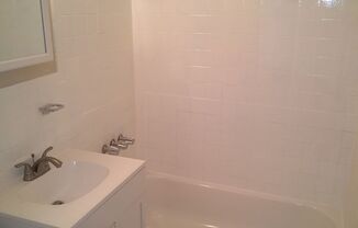 1 bed, 1 bath, $1,590, Unit 448-C14