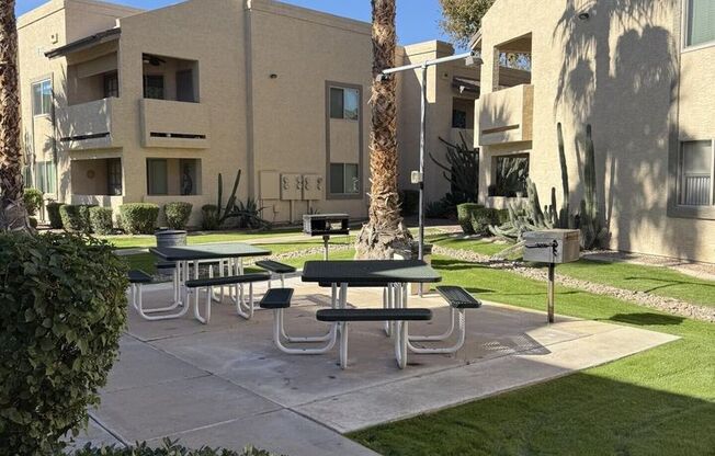 Newly renovated! 2 BED CONDO AT SOSSMAN & MAIN!