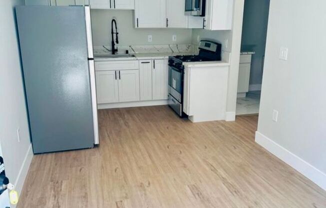 1923 Vanderbilt Lane