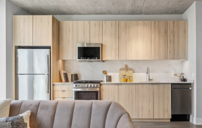 1059 W VAN BUREN