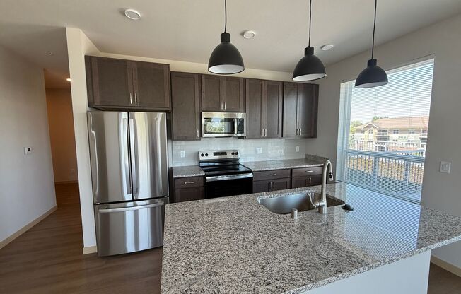 2 beds, 1 bath, 858 sqft, $2,100, Unit #300