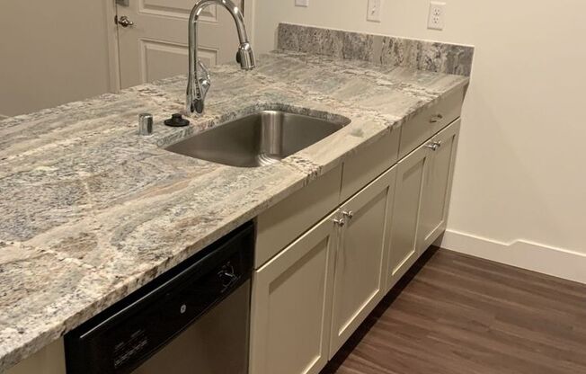 1 bed, 1 bath, 765 sqft, $1,470, Unit 241