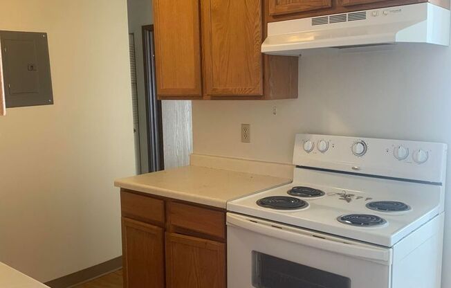 3 beds, 3 baths, 1,022 sqft, $1,125, Unit 1502-25
