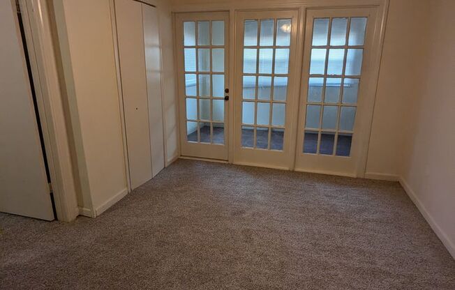 2 beds, 1 bath, $1,199