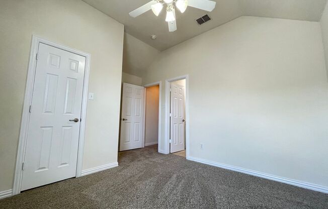4 beds, 3.5 baths, $2,750
