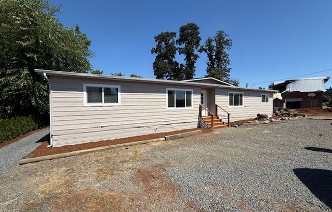 MF Home 3 Bedroom 2 Bath Dayton OR