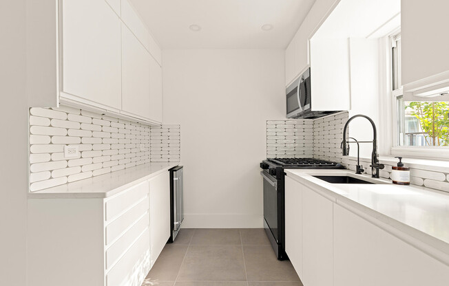 3 beds, 3 baths, $20,000, Unit 11BC