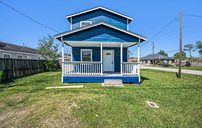 Richmond TX - Newly updated 2 bedroom, 1 bath "A-Frame" type house