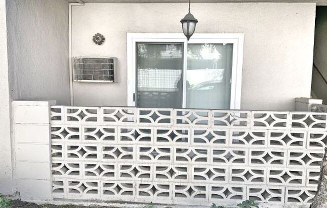 2 beds, 1 bath, 1,307 sqft, $2,595, Unit 04