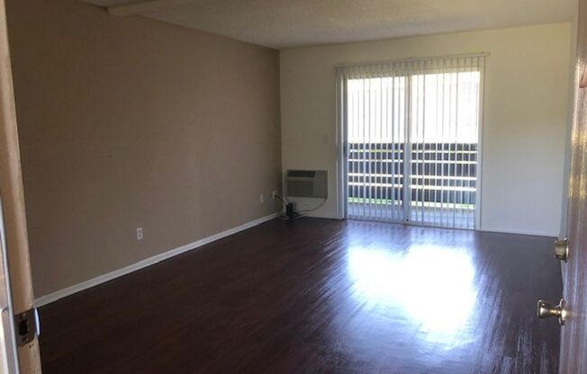 1 bed, 1 bath, 780 sqft, $2,375, Unit 12