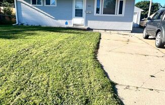 Nice S. Omaha House! 2 bed 1 bath, fully fenced back yard with a garage