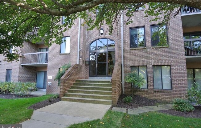 Beautiful and spacious 2 BR 2FB condo in gated community