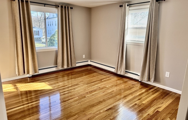 2 beds, 1 bath, $2,300, Unit 1