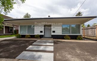 Updated & Spacious One-Bedroom Duplex in Rose City Park!